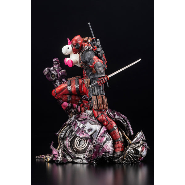 死侍 FINE ART STATUE SIGNATURE SERIES 雕像 -Featuring the Kucharek Brothers-