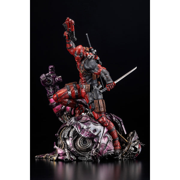死侍 FINE ART STATUE SIGNATURE SERIES 雕像 -Featuring the Kucharek Brothers-