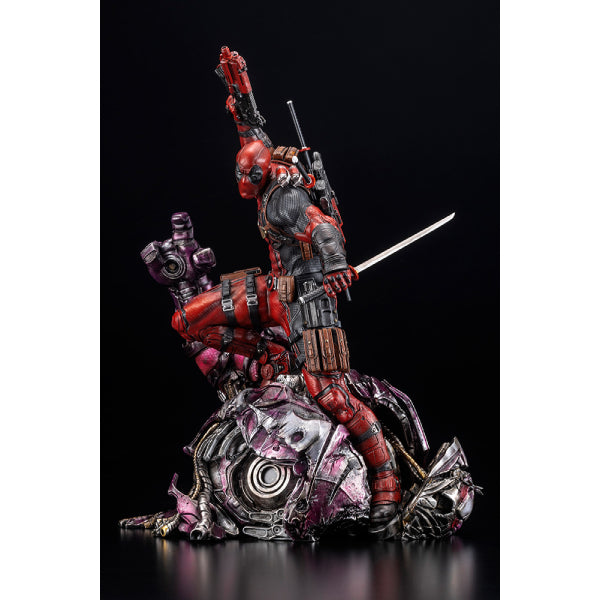 死侍 FINE ART STATUE SIGNATURE SERIES 雕像 -Featuring the Kucharek Brothers-