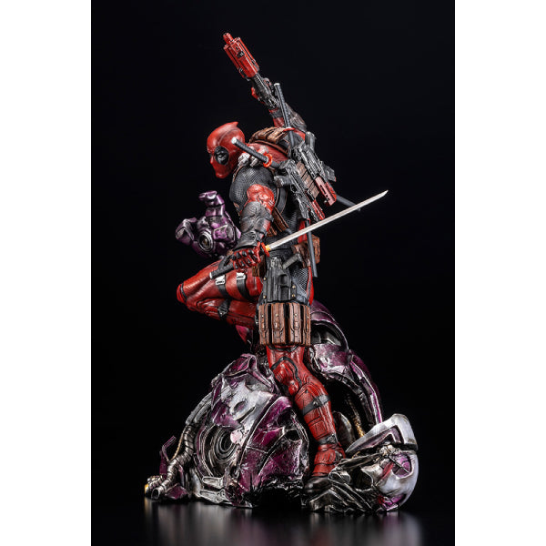 死侍 FINE ART STATUE SIGNATURE SERIES 雕像 -Featuring the Kucharek Brothers-
