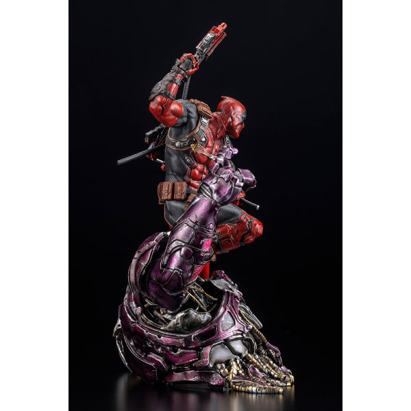 死侍 FINE ART STATUE SIGNATURE SERIES 雕像 -Featuring the Kucharek Brothers-