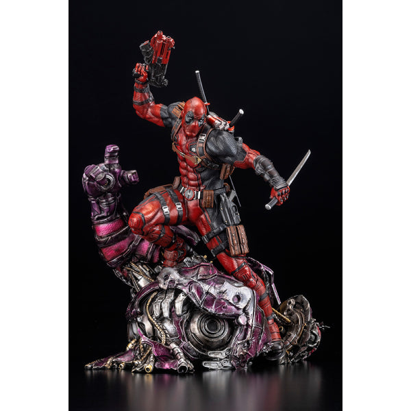 死侍 FINE ART STATUE SIGNATURE SERIES 雕像 -Featuring the Kucharek Brothers-